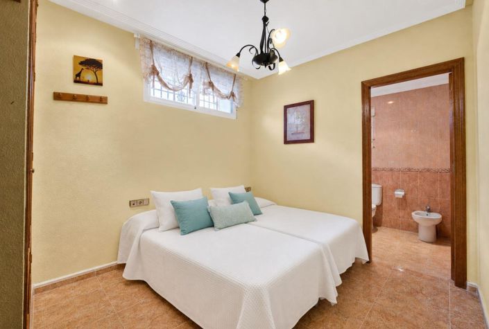 Image No.25-7 Bed Villa for sale