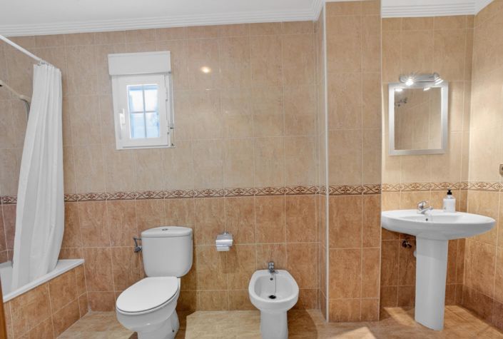 Image No.26-7 Bed Villa for sale
