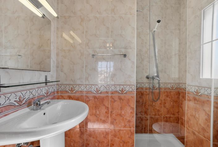 Image No.33-7 Bed Villa for sale