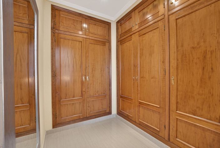 Image No.40-7 Bed Villa for sale