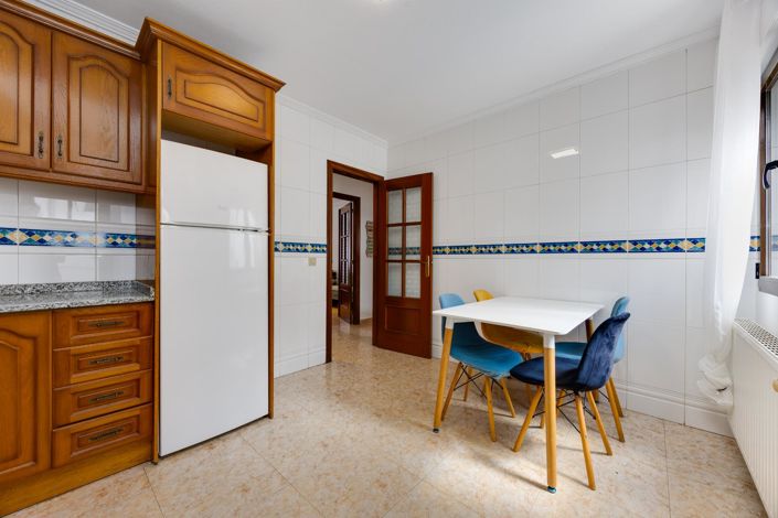 Image No.15-3 Bed Apartment for sale