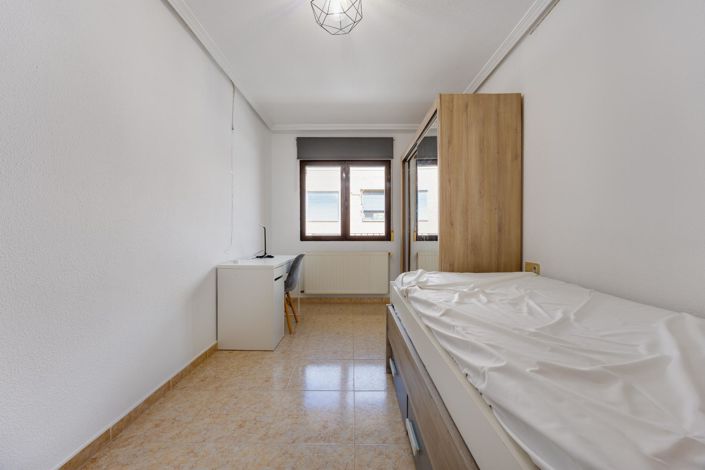 Image No.17-3 Bed Apartment for sale