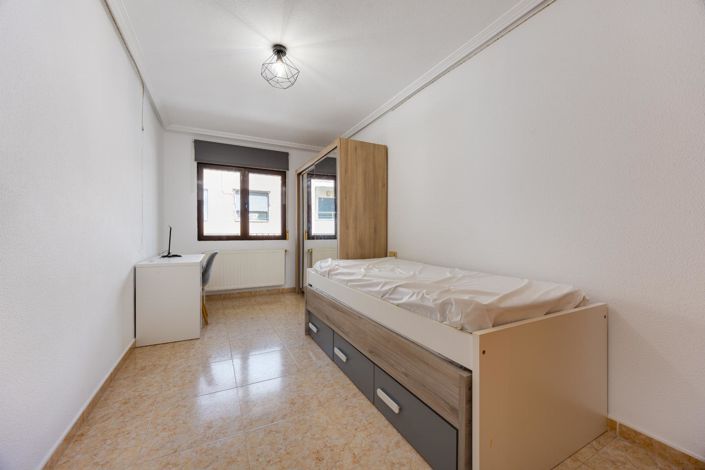 Image No.18-3 Bed Apartment for sale