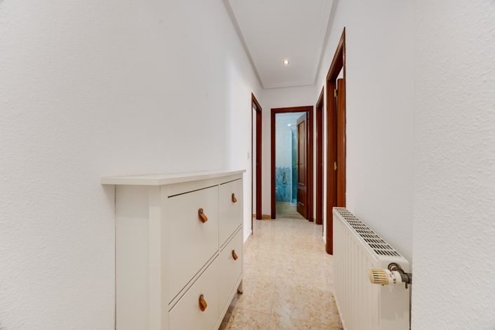 Image No.28-3 Bed Apartment for sale