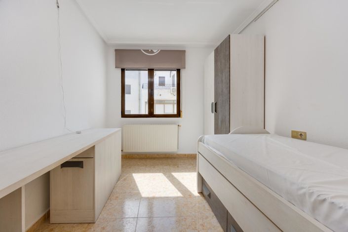 Image No.30-3 Bed Apartment for sale