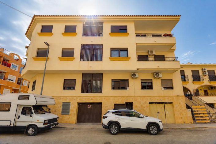 Image No.37-3 Bed Apartment for sale