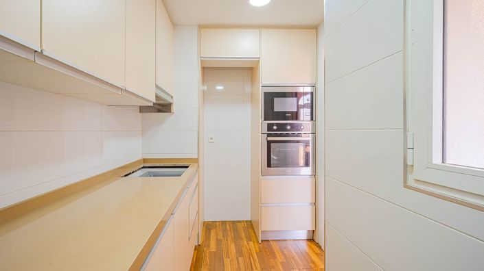 Image No.2-2 Bed Property for sale