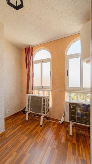 Image No.32-2 Bed Property for sale