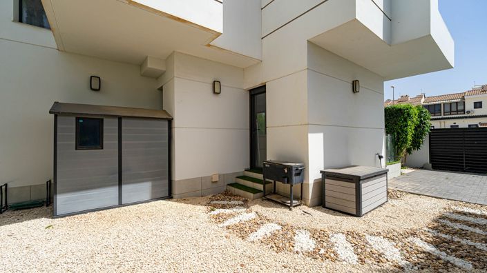 Image No.9-4 Bed Villa for sale