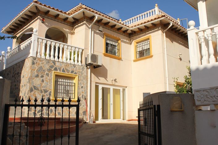 Image No.2-Villa de 5 chambres à vendre à Orihuela Costa