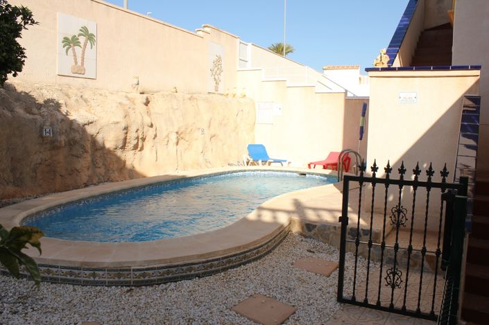 Image No.4-Villa de 5 chambres à vendre à Orihuela Costa