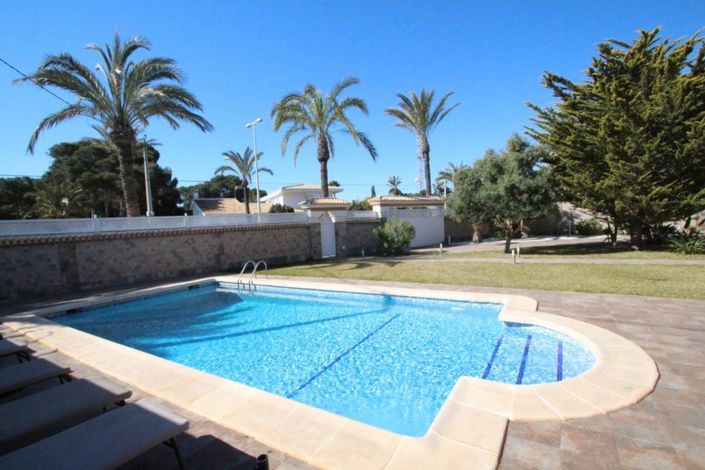 Image No.3-Villa de 5 chambres à vendre à Orihuela Costa