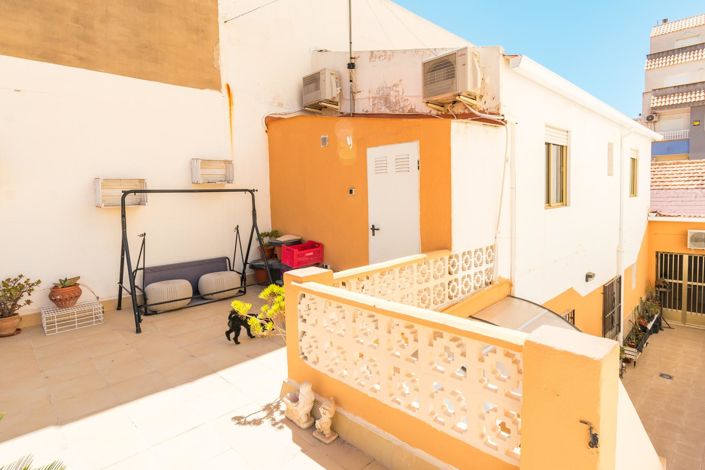 Image No.3-Villa de 4 chambres à vendre à Torrevieja
