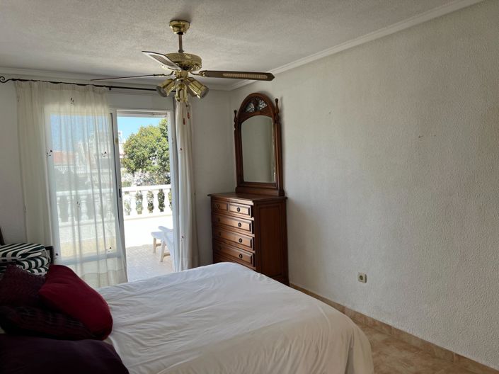 Image No.12-3 Bed Townhouse for sale