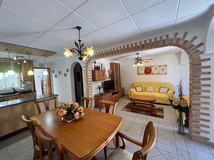 Image No.18-3 Bed Townhouse for sale