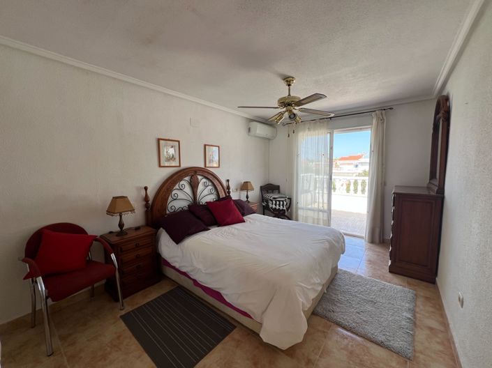 Image No.5-3 Bed Townhouse for sale
