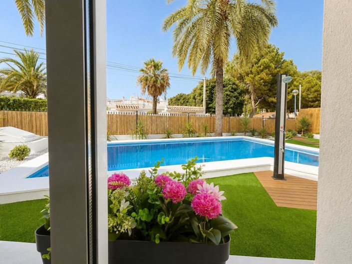 Image No.24-4 Bed Semi-Detached for sale