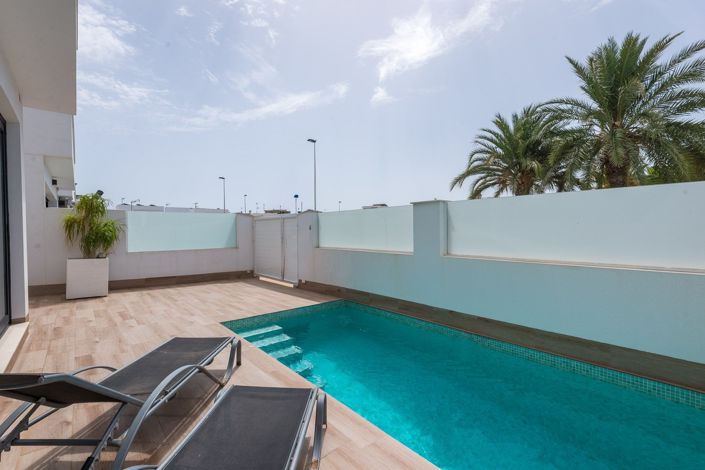 Image No.3-3 Bed Villa for sale