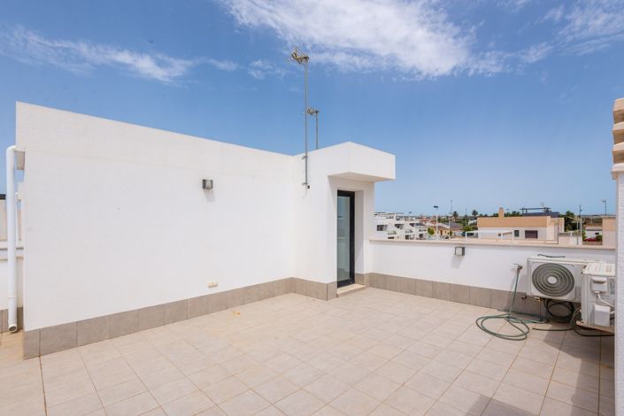 Image No.35-3 Bed Villa for sale
