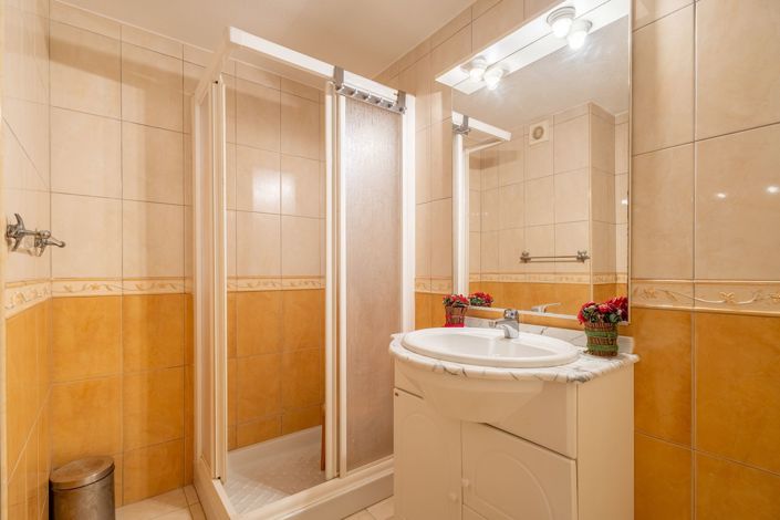 Image No.13-3 Bed Apartment for sale