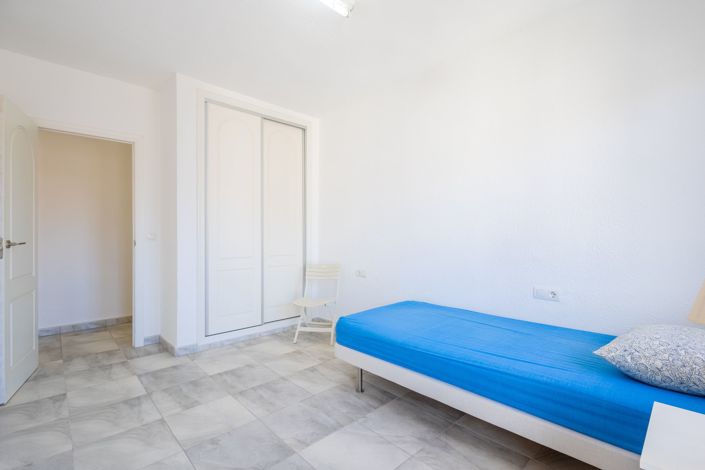 Image No.15-3 Bed Apartment for sale