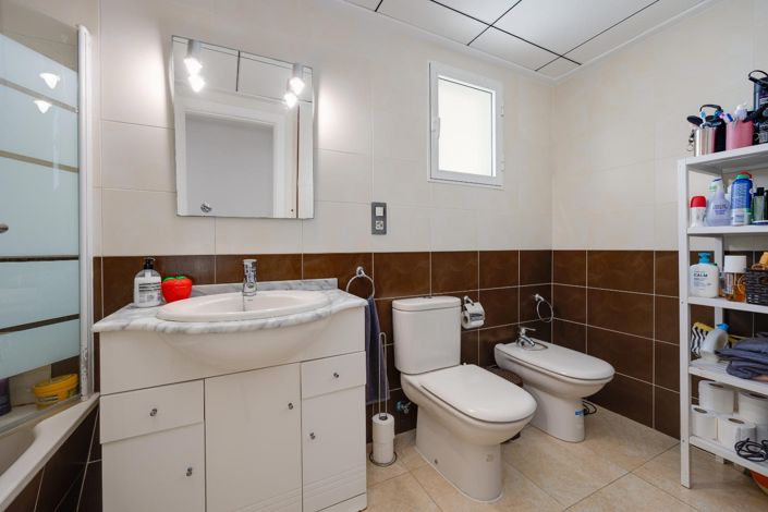 Image No.12-3 Bed Apartment for sale