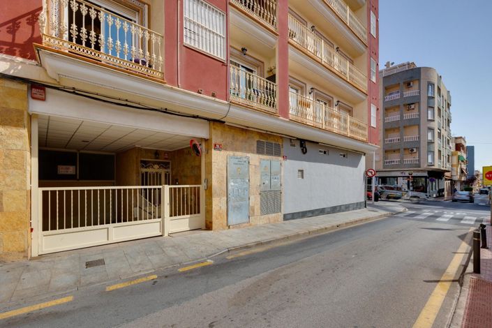 Image No.18-3 Bed Apartment for sale