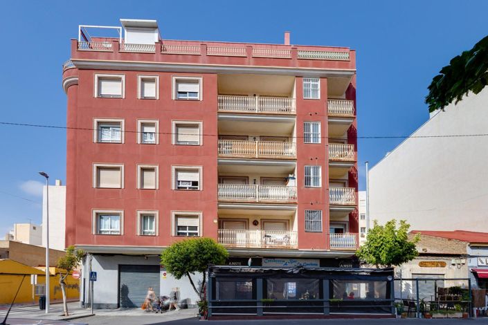Image No.20-3 Bed Apartment for sale
