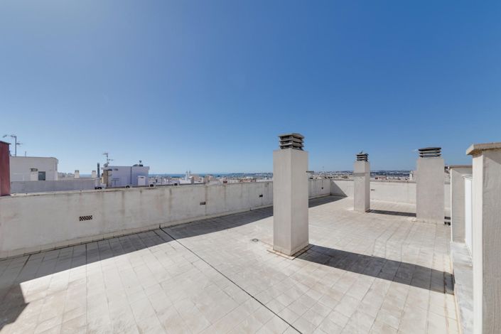 Image No.26-3 Bed Apartment for sale
