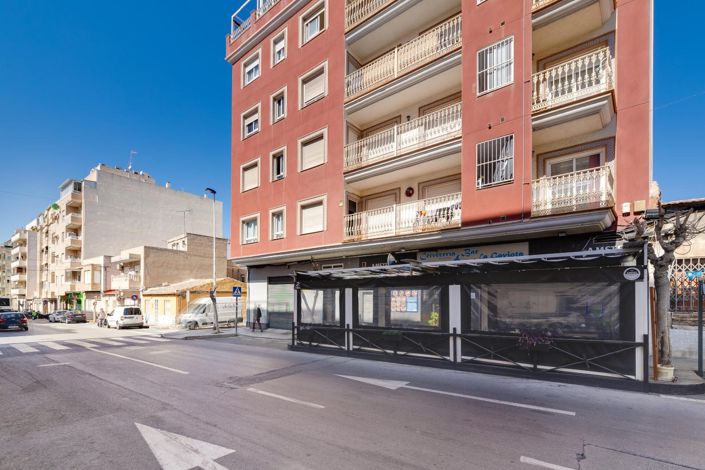 Image No.33-3 Bed Apartment for sale
