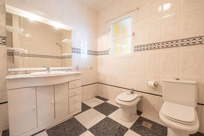 Image No.13-3 Bed Villa for sale