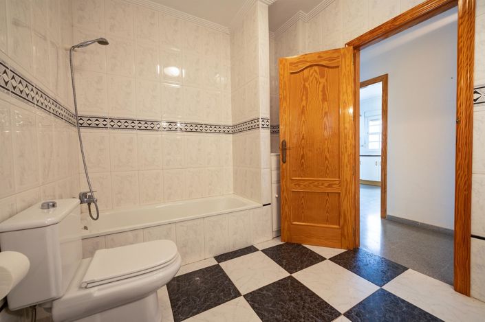 Image No.14-3 Bed Villa for sale