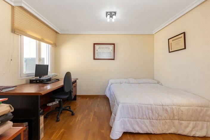 Image No.40-5 Bed Villa for sale