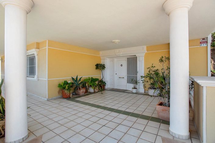 Image No.5-5 Bed Villa for sale