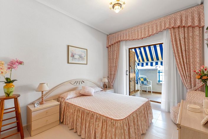 Image No.12-2 Bed Bungalow for sale