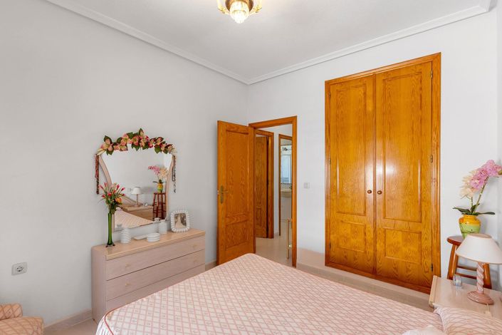 Image No.18-2 Bed Bungalow for sale