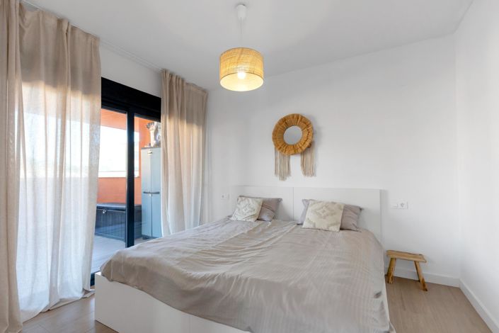 Image No.20-2 Bed Apartment for sale