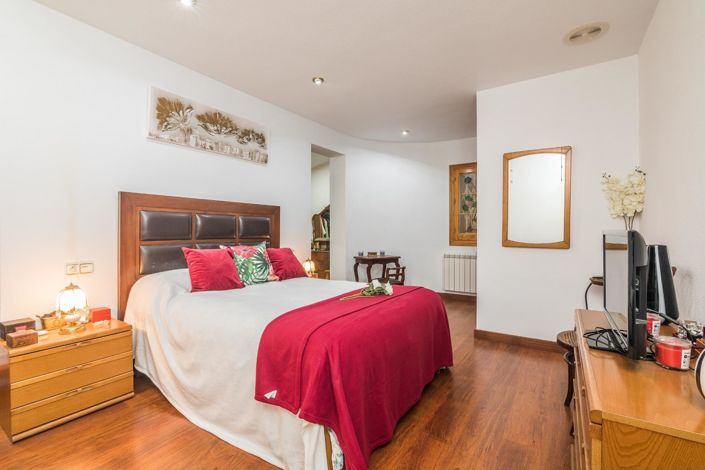 Image No.24-5 Bed Villa for sale