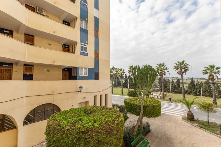 Image No.4-Appartement de 2 chambres à vendre à Torrevieja