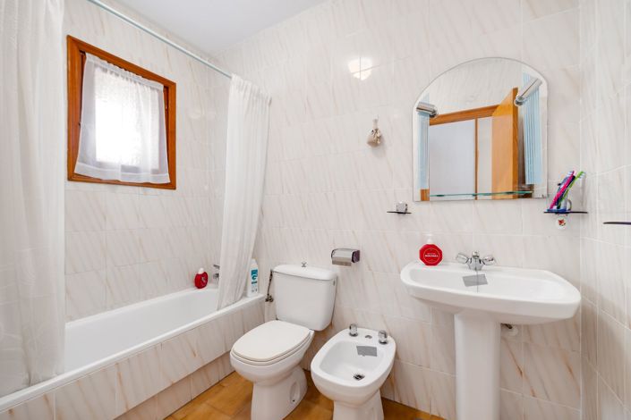Image No.24-3 Bed Bungalow for sale