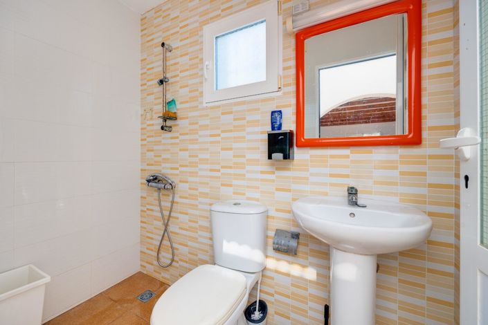 Image No.20-3 Bed Villa for sale