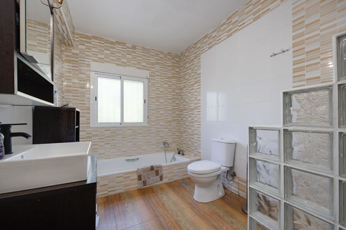Image No.8-3 Bed Villa for sale