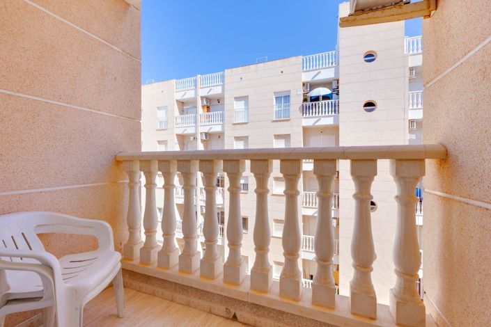 Image No.2-Appartement de 2 chambres à vendre à Torrevieja