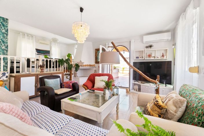 Image No.2-3 Bed Villa for sale