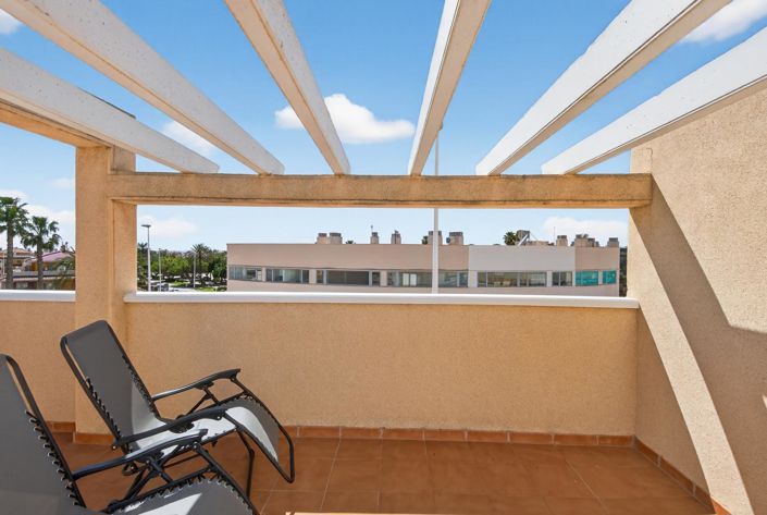Image No.23-2 Bed Townhouse for sale