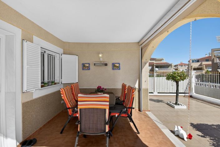 Image No.27-2 Bed Townhouse for sale