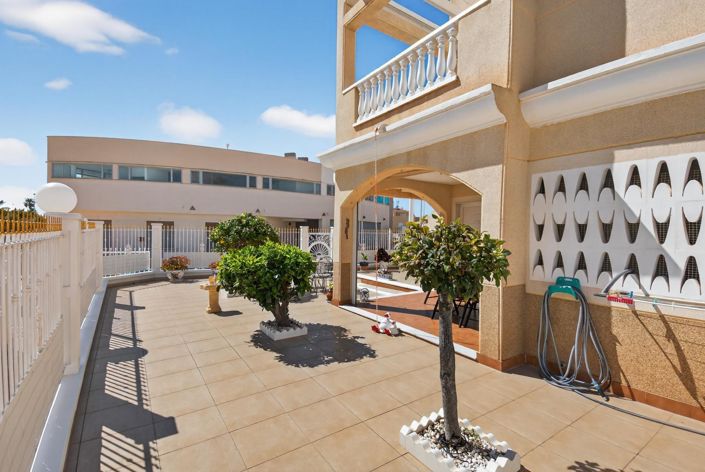 Image No.28-2 Bed Townhouse for sale