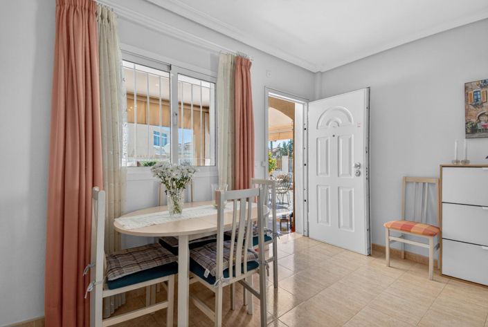 Image No.9-2 Bed Townhouse for sale