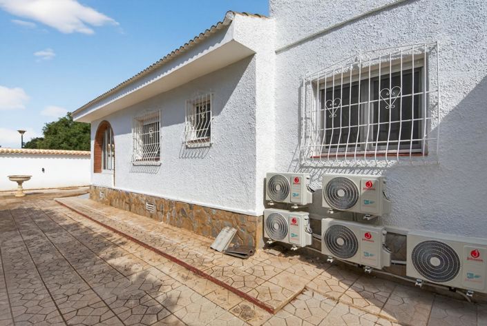 Image No.18-3 Bed Villa for sale