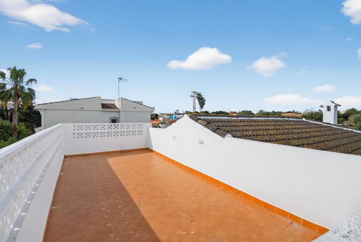 Image No.23-3 Bed Villa for sale